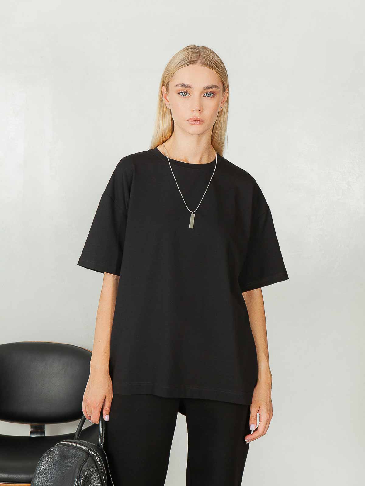 Картинка Футболка чорна